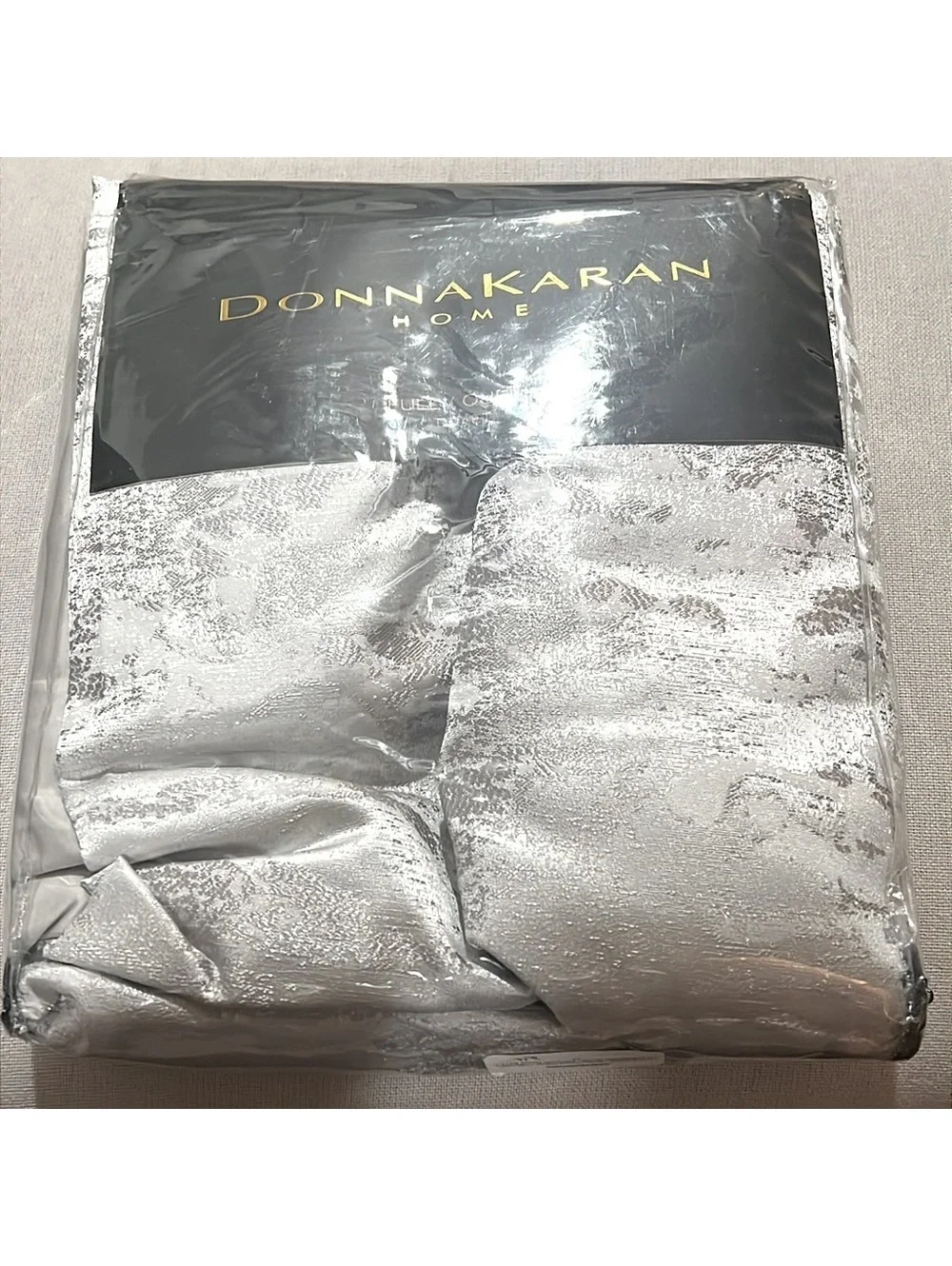 Donna Karan Luna Duvet Cover, NWT, Size Full/Queen $375